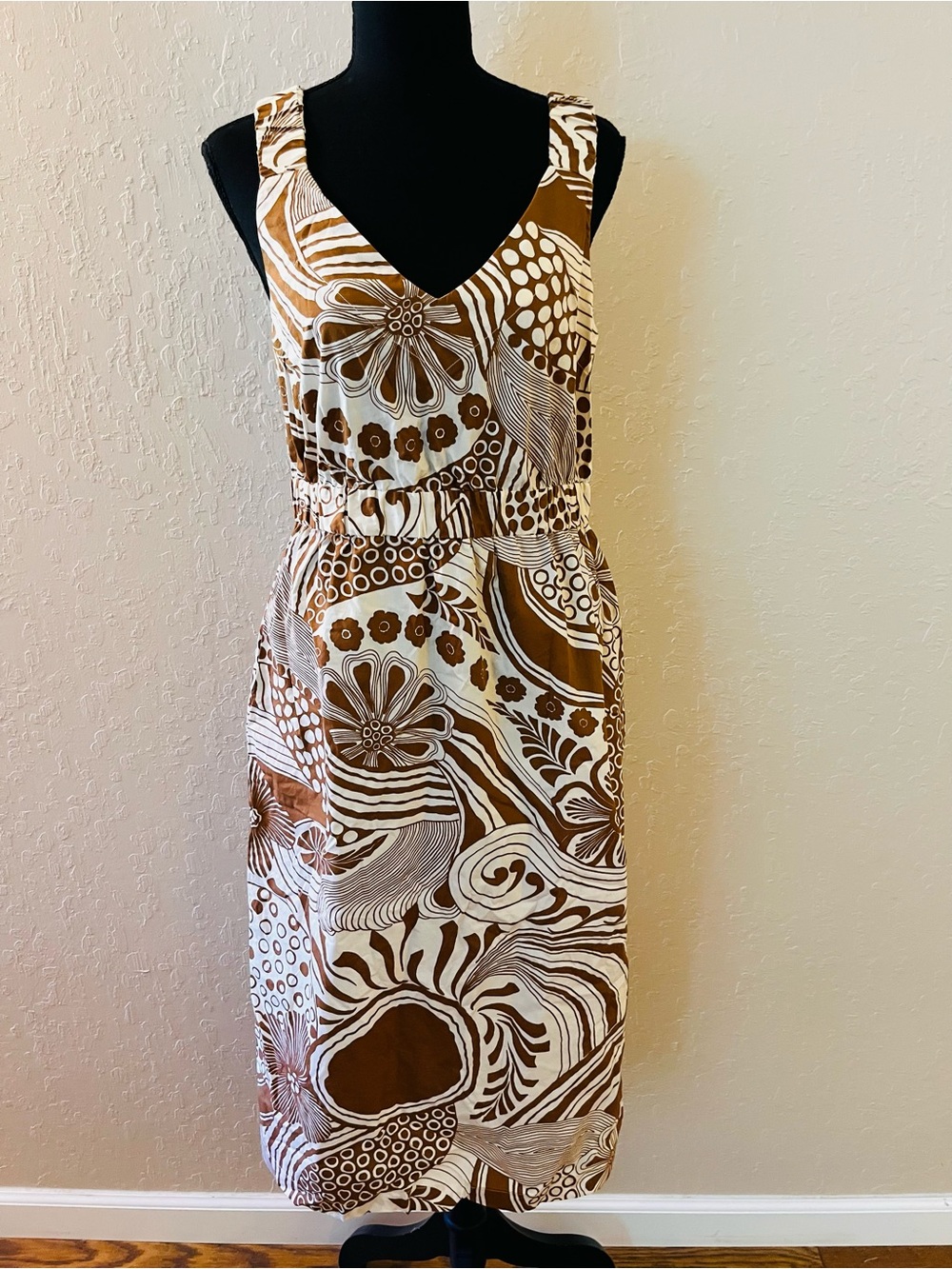 Sleeveless Brown & White V-Neck Floral Midi Dress with Elastic Waist